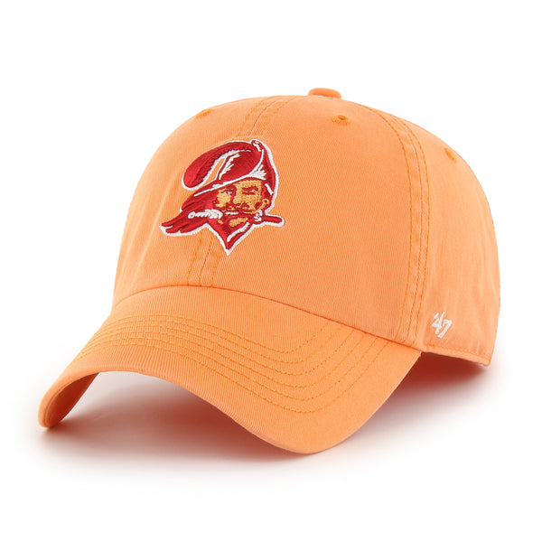 Casquette flexible en cuir rouge Tampa Bay Buccaneers '47 pour hommes Casquette flexible en cuir rouge Tampa Bay Buccaneers '47 pour hommes