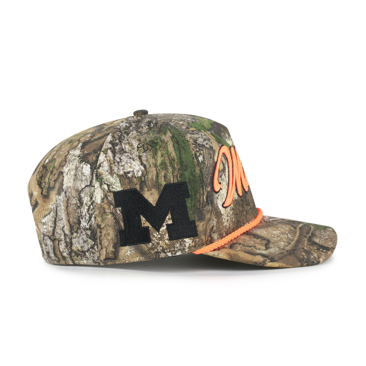 MICHIGAN WOLVERINES OVERHAND SCRIPT REALTREE '47 HITCH
