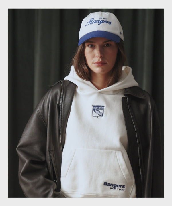 model modeling the contemporary collection