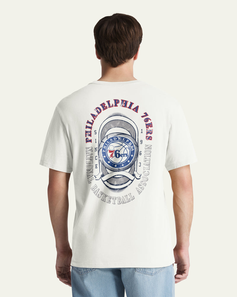 PHILADELPHIA 76ERS OVAL SPORT BACKER '47 EVERYDAY TEE
