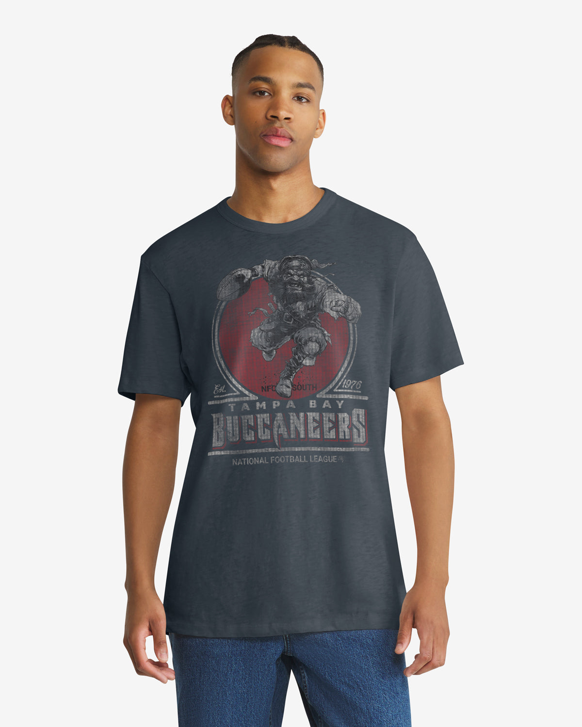 TAMPA BAY BUCCANEERS HISTORIC EMBLEM MARK '47 SCRUM TEE
