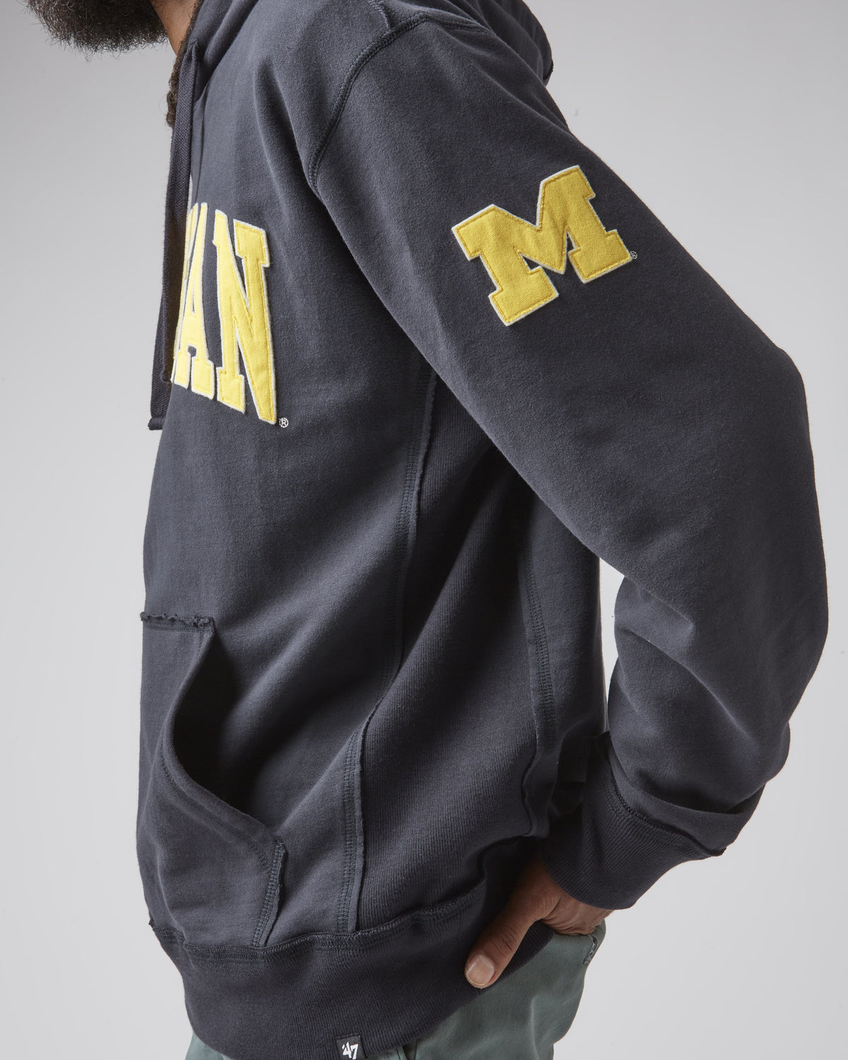 MICHIGAN WOLVERINES RELIC '47 HARRIS SCRIMMAGE HOOD